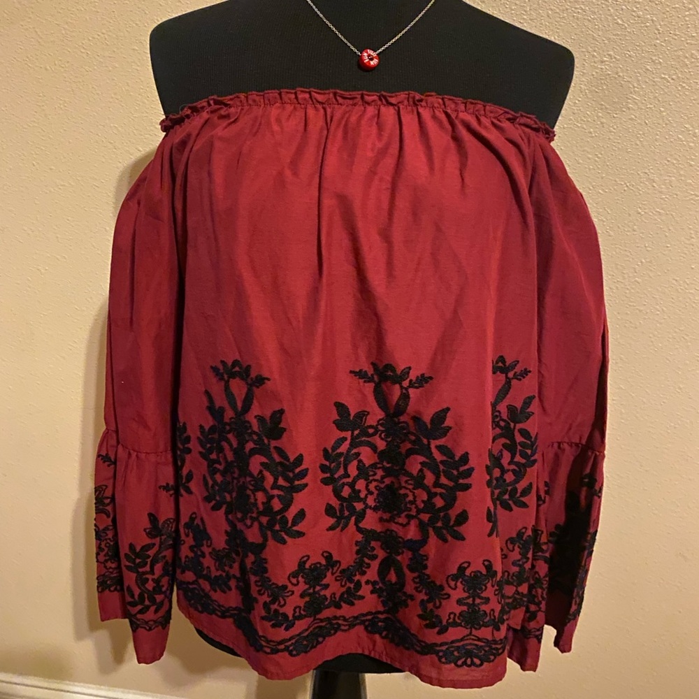 NWT Juniors Charlotte Russe black detail Burgundy Off The Shoulder /blouse Top M